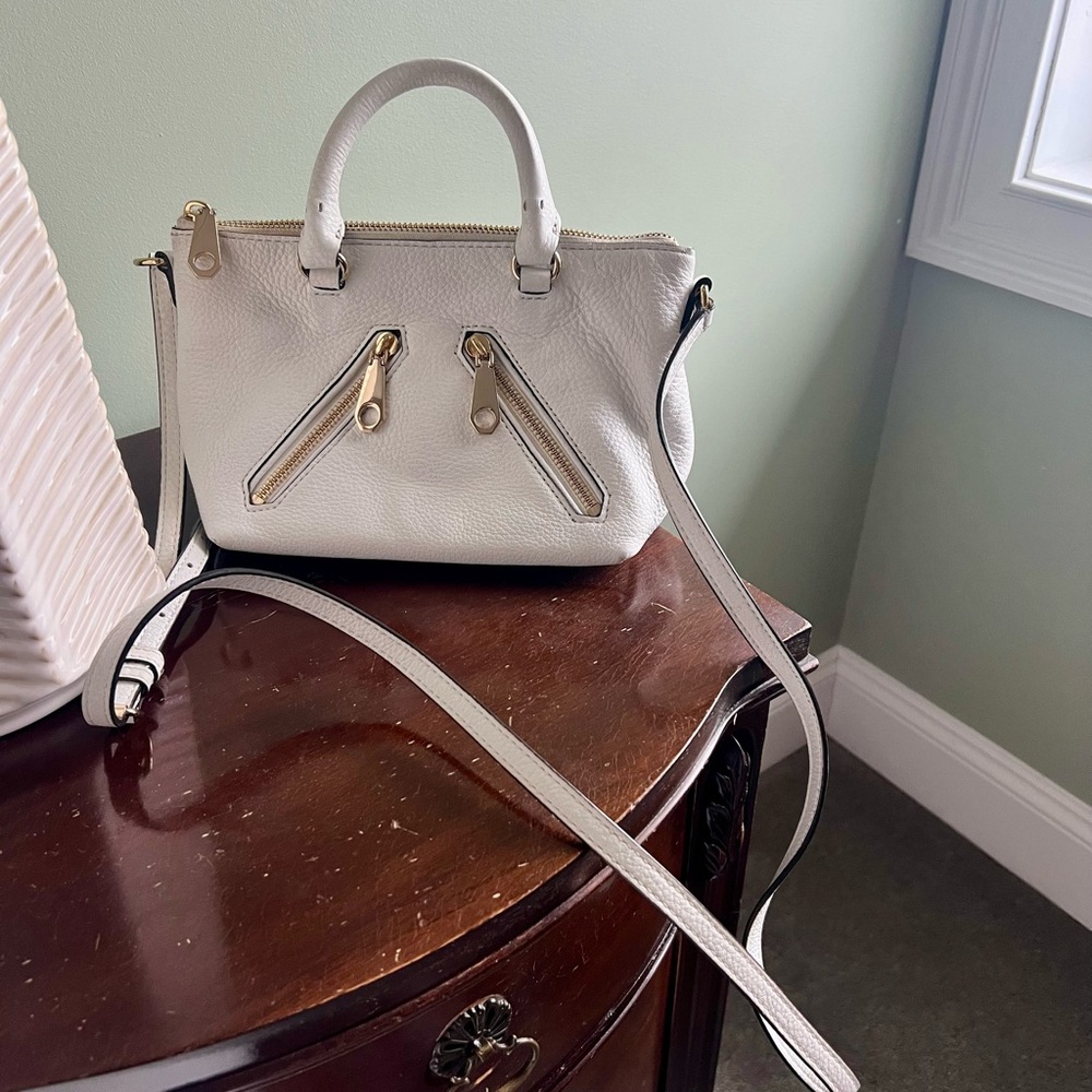 Elegant White Leather Handbag